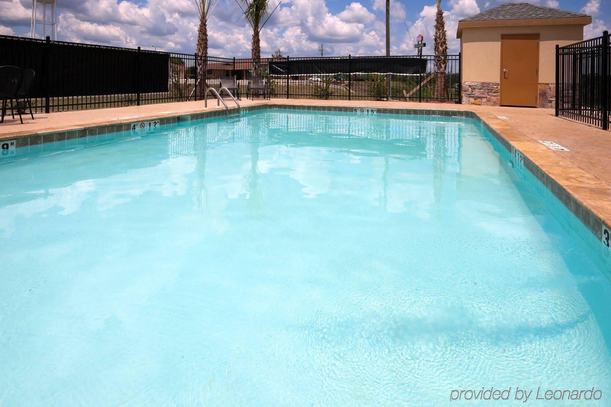 Holiday Inn Express Atmore By Ihg Экстерьер фото